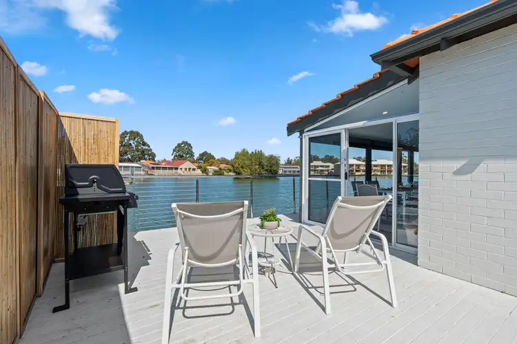 12 Foreshore Cove, South Yunderup WA 6208