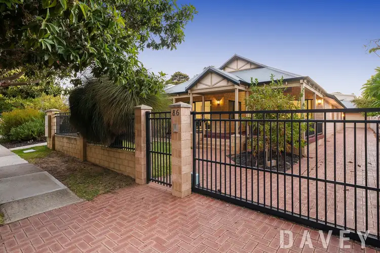 86 Arnott Street, Trigg WA 6029