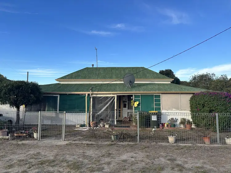 36 McDonald  Street, Gnowangerup WA 6335