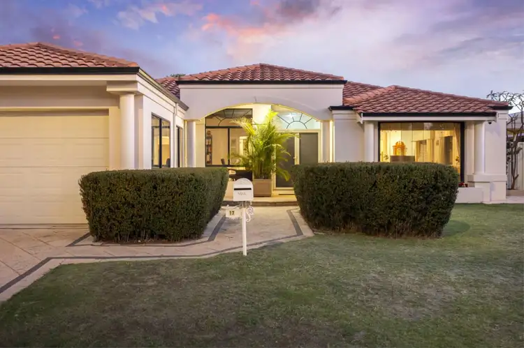 17 Ocean Gate Parade, Iluka WA 6028
