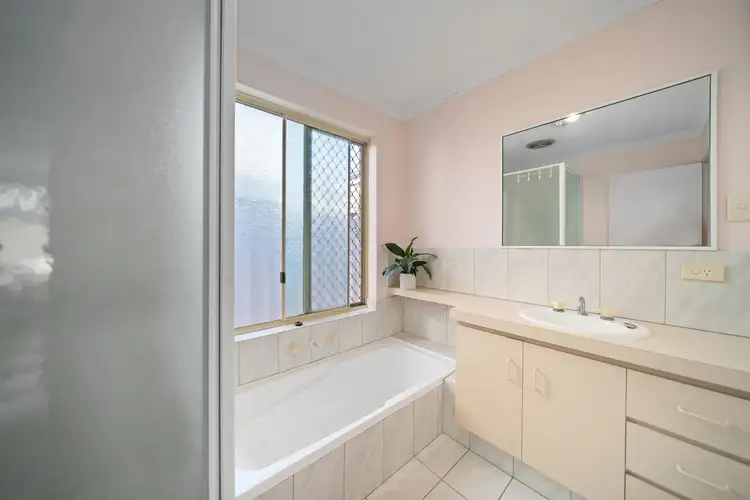 Seventh view of Homely villa listing, 4/2 Corander Gardens, Carine WA 6020