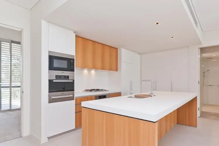 38/11 Leighton Beach Boulevard