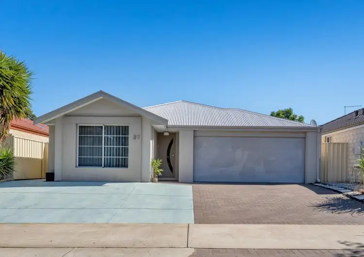37 Arramall Trail, Lakelands WA 6180