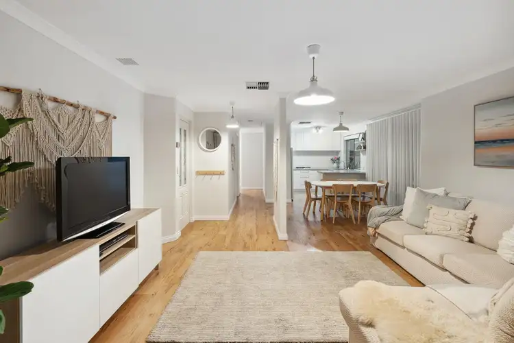 2/3 Hodges  Place, Innaloo WA 6018
