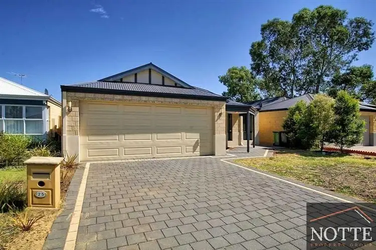 25 Pentland St