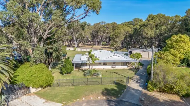 6 Maclean Way, Greenfields WA 6210