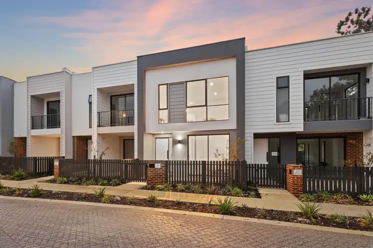 9 Redcar Lane, Glendalough WA 6016