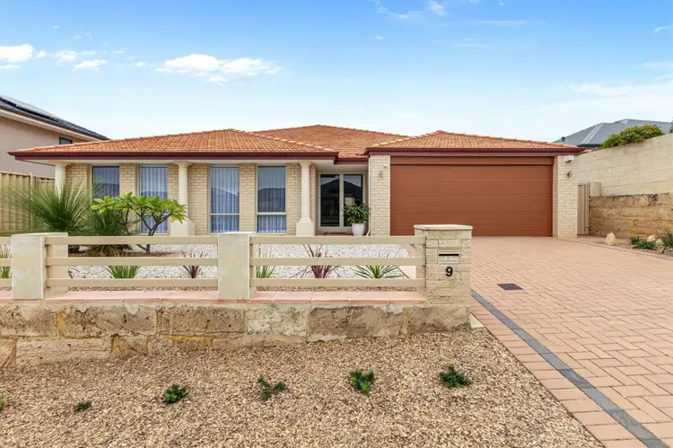 9 Perissa Road, Iluka WA 6028
