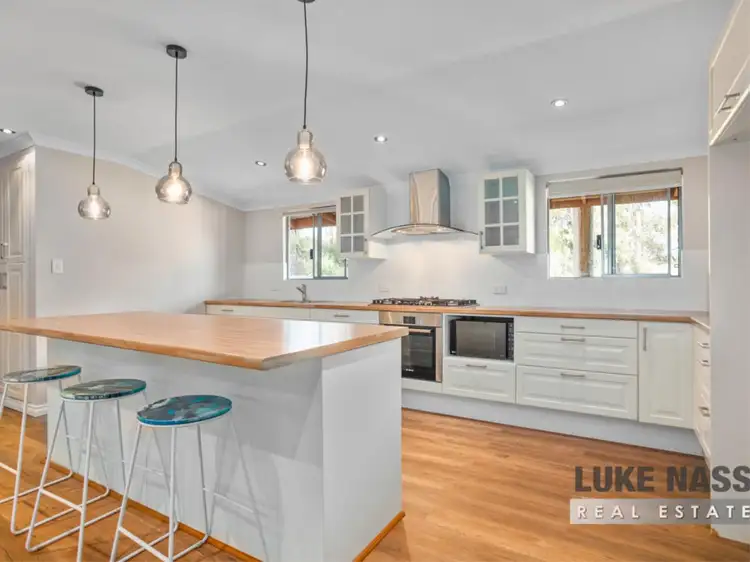 11 Winstanley Road, Roleystone WA 6111