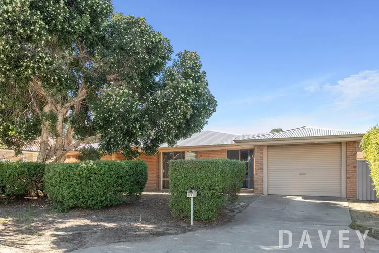 15 Sarre Place, Marangaroo WA 6064