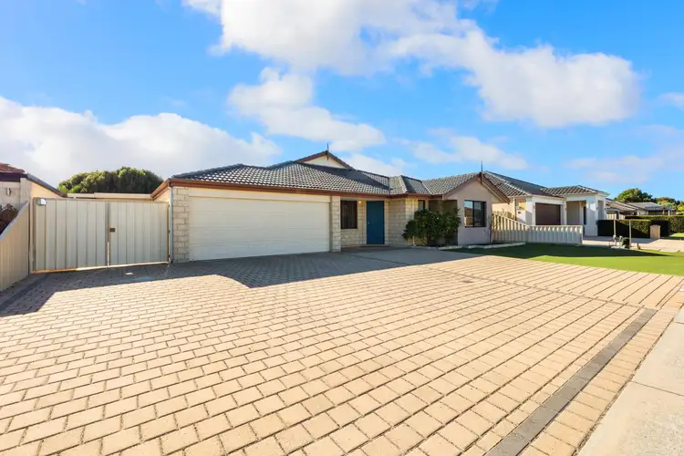16 Deflexa Road, Canning Vale WA 6155