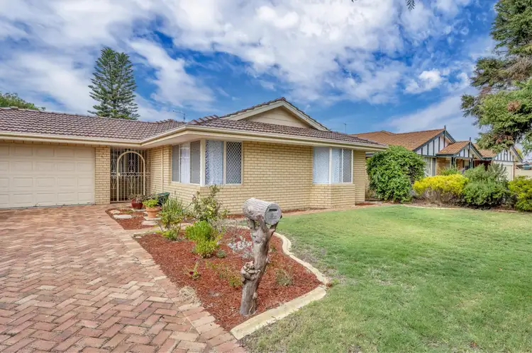Second view of Homely house listing, 4 Benalla Place, Rockingham WA 6168