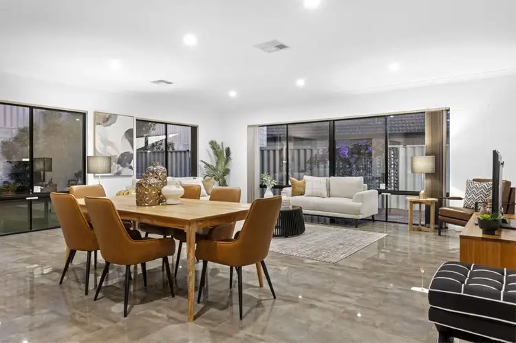 11 Fontelina Parade, Iluka WA 6028