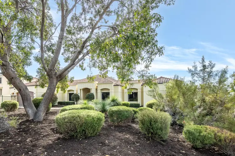 220 Hermitage Drive, The Vines WA 6069