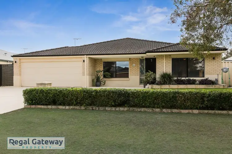 4 Avon Crescent, Atwell WA 6164