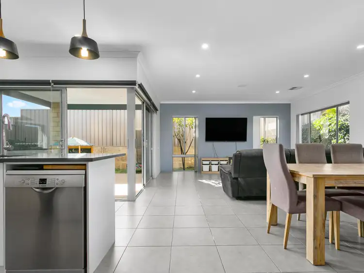 Sixth view of Homely house listing, 5 Isabelline Terrace, Karnup WA 6176