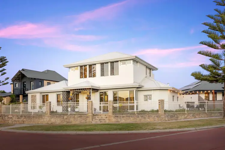 2 Grand Bank Parkway, Mindarie WA 6030