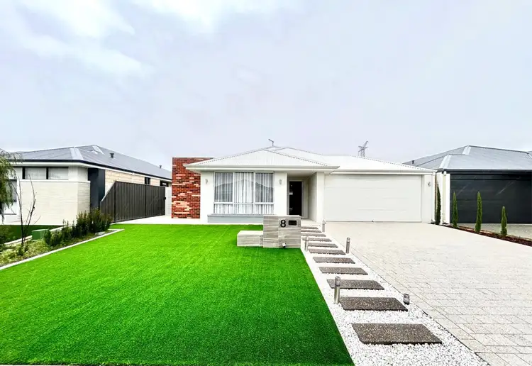 8 Klondyke Street, Piara Waters WA 6112
