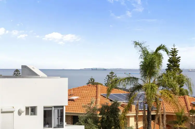 Second view of Homely house listing, 19 Jervis Way, Sorrento WA 6020