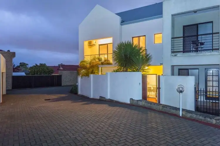 7/8 Bethnal Green,, Joondalup WA 6027