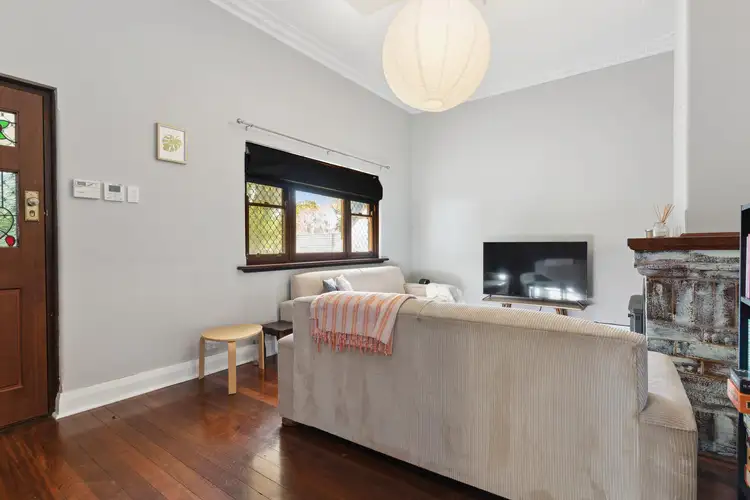 16 IVERMEY ROAD, Hamilton Hill WA 6163