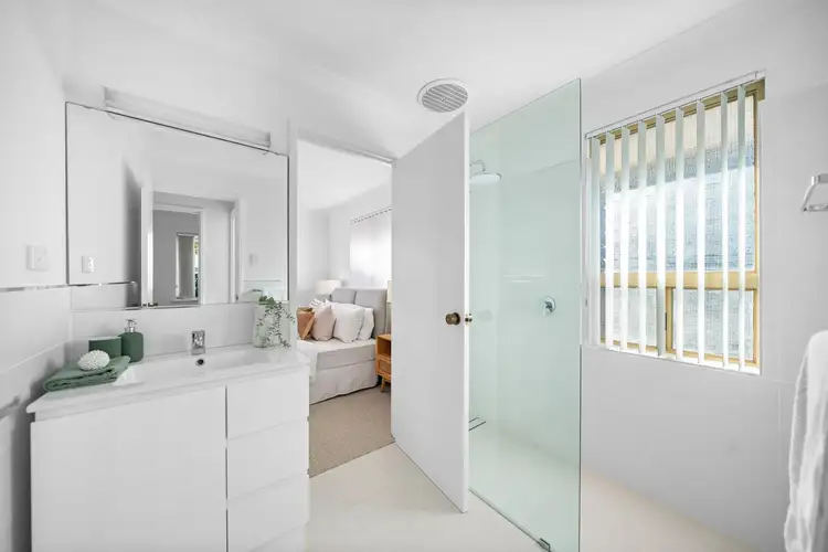 Sixth view of Homely house listing, 2/32 Palari Road, Ocean Reef WA 6027