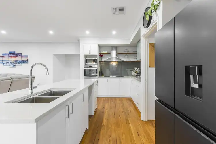 Sixth view of Homely house listing, 6 Kingia Place, Helena Valley WA 6056