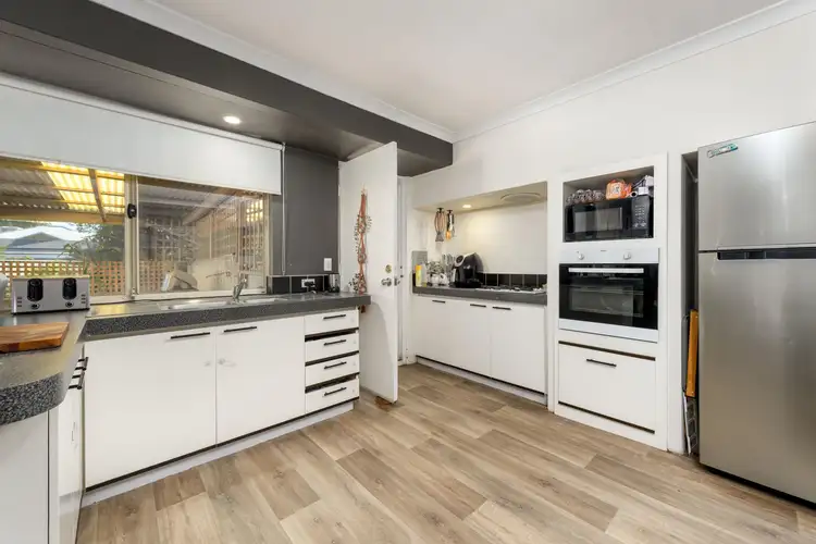 Sixth view of Homely house listing, 2 Woodlark Close, Waikiki WA 6169
