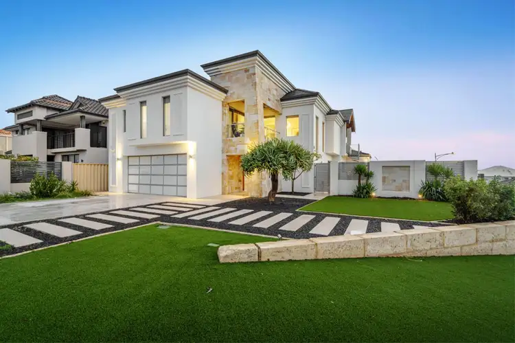 18 Romano Crescent, Iluka WA 6028