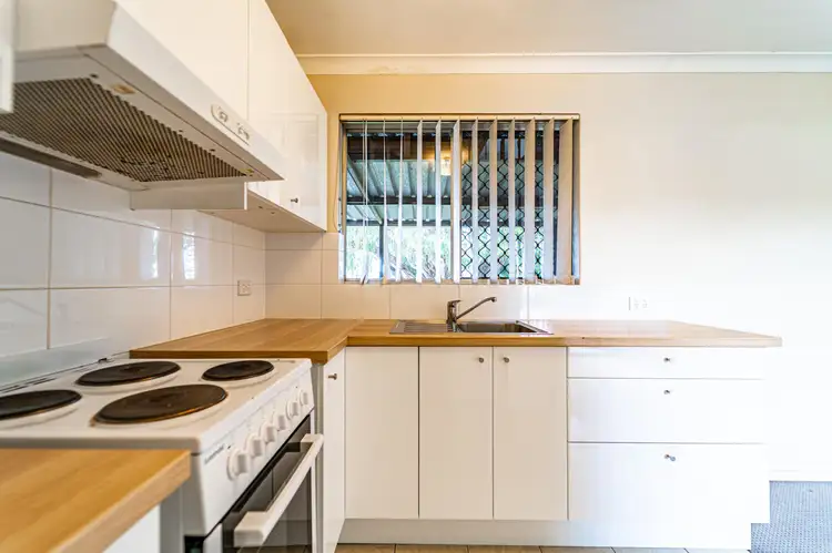 Seventh view of Homely house listing, 35 Bickner Way, Parmelia WA 6167