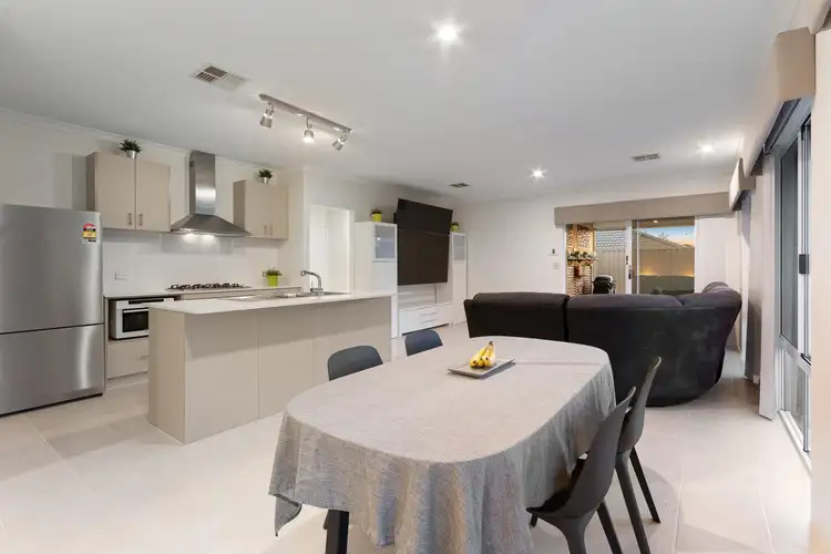 Sixth view of Homely house listing, 8 Elsinge Link, Baldivis WA 6171