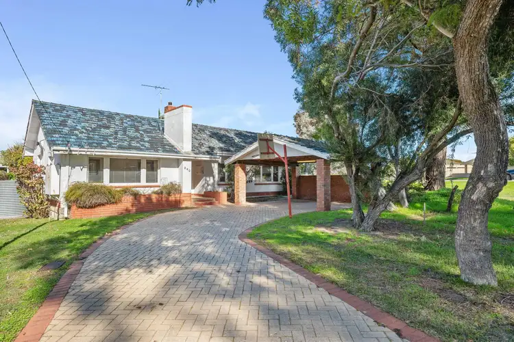 1A Luffingham Street, Melville WA 6156