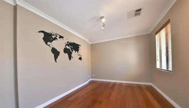 Fifth view of Homely house listing, 4 Hindmarsh Way, Edgewater WA 6027