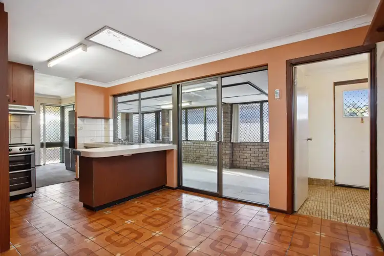 Sixth view of Homely house listing, 2 Gabyon Court, Hillman WA 6168