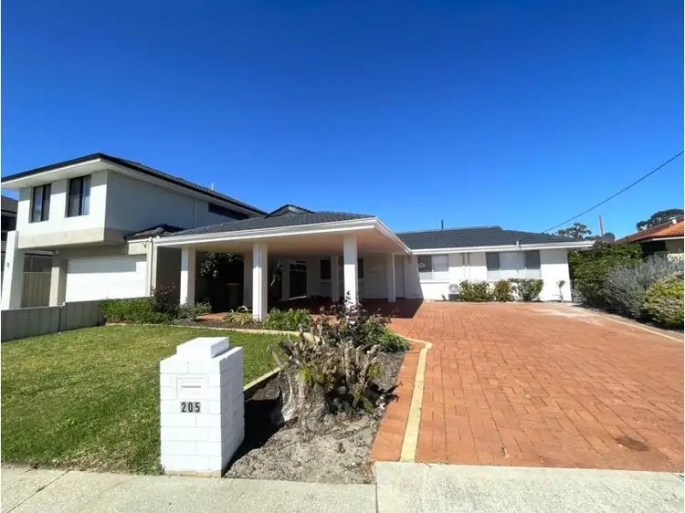 205 Corinthian Road East, Riverton WA 6148