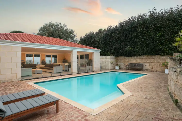 7 Rinaldi Crescent, Karrinyup WA 6018