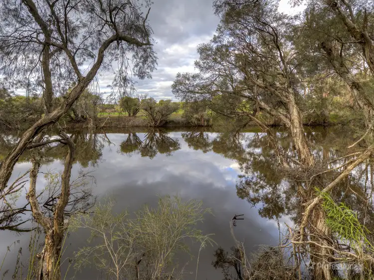 114 George Street, West Swan WA 6055
