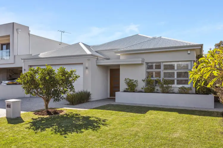 5 McLintock Way