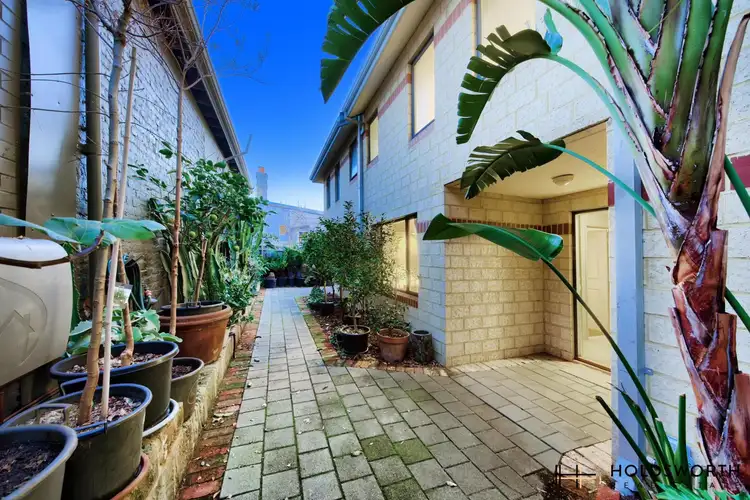 2/5 Bulwer Avenue, Perth WA 6000