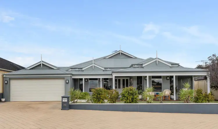 35 Kembla Circle, Madeley WA 6065