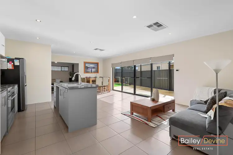 5 Plavin Street, Piara Waters WA 6112