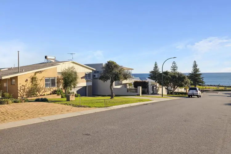 14 Kathleen Street, Trigg WA 6029