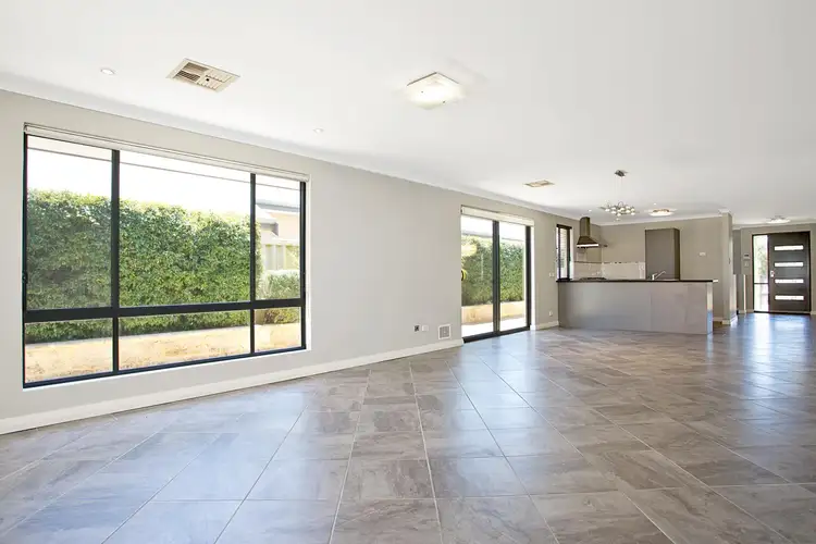 17 Fairbourne Approach, Butler WA 6036
