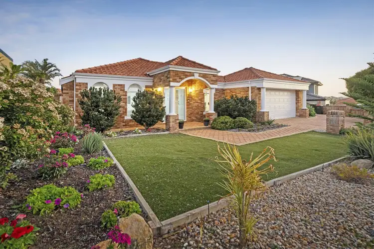 4 St Thomas Loop, Iluka WA 6028