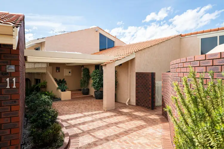 11 Monkhouse Way, Hillarys WA 6025