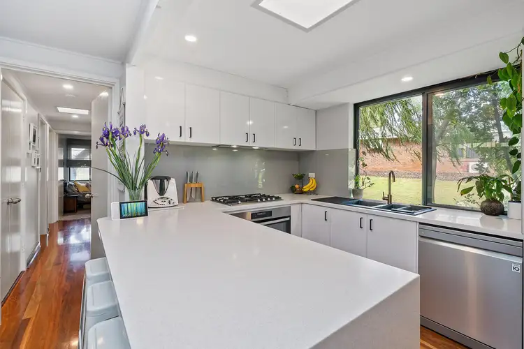 30 Grenadier Drive, Thornlie WA 6108