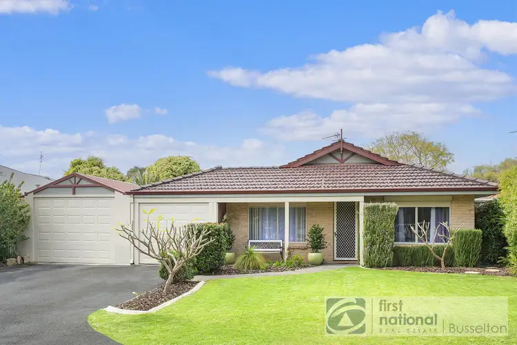 10 Lakelands Cove