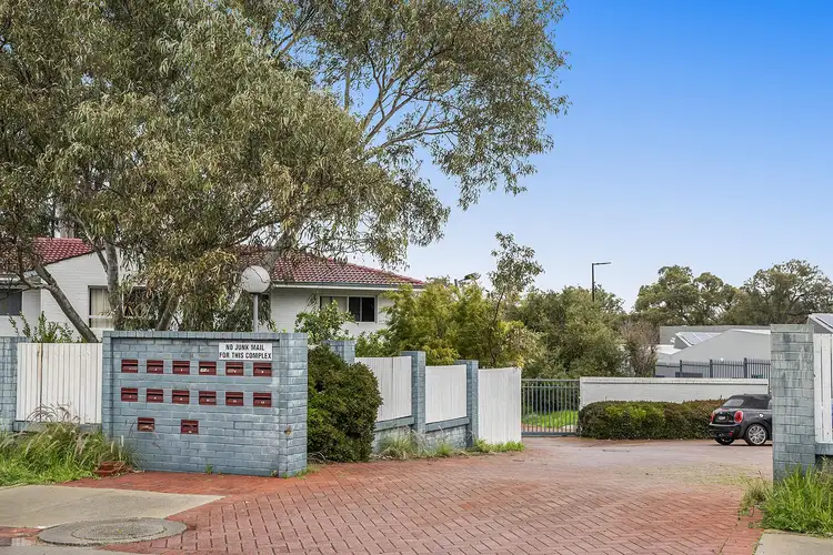 1/26 Salcott Road, Girrawheen WA 6064