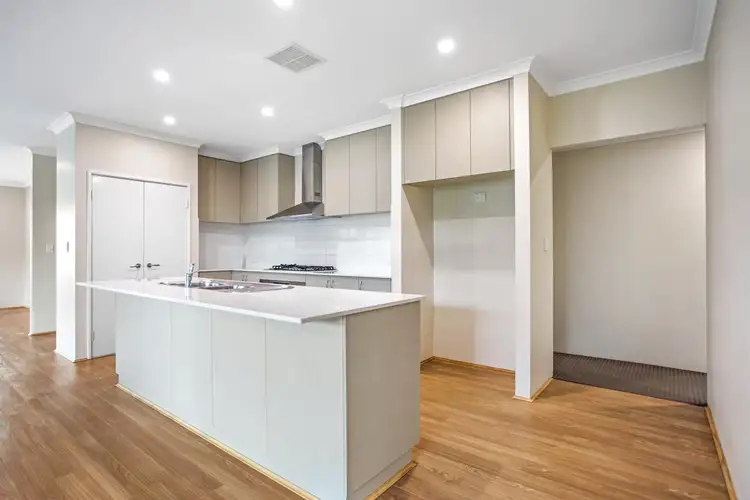 Sixth view of Homely house listing, 4 Flindell Way, Piara Waters WA 6112