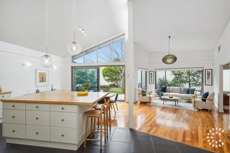 2E Rennie Crescent North, Hilton WA 6163